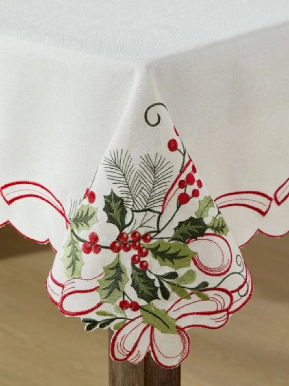 Elrene Holly Ribbon Embroidered Cutwork Fabric Tablecloth in White Size 70 Round